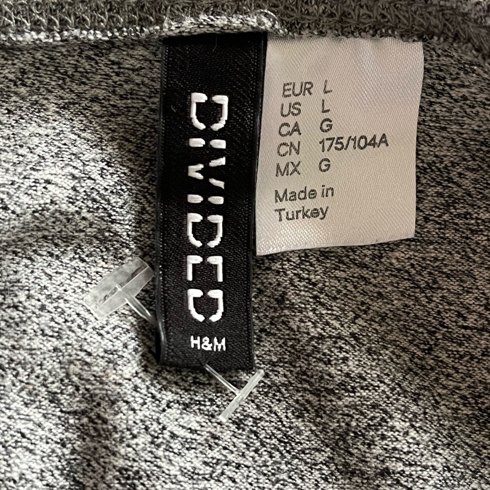 3/$20 H&M French Crop Top - Picture 3 of 4